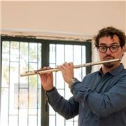 Diploma vecchio ordinamento in Flauto Traverso, Laurea di II livello in Flauto Traverso con 110 e lode , Laurea di II in Sassofono con 110, laurea di II livello in Discipline Storiche Critiche e Analitiche della Musica con 110